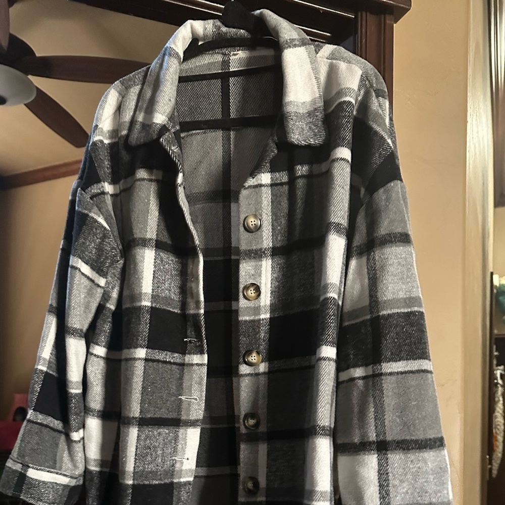 Shacket - Picture 2 of 4
